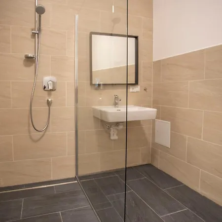 Urban I No Stairs I 24h Contactless Check-in Apartmán