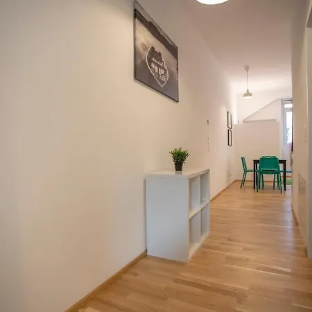 Urban I No Stairs I 24h Contactless Check-in Appartement *
